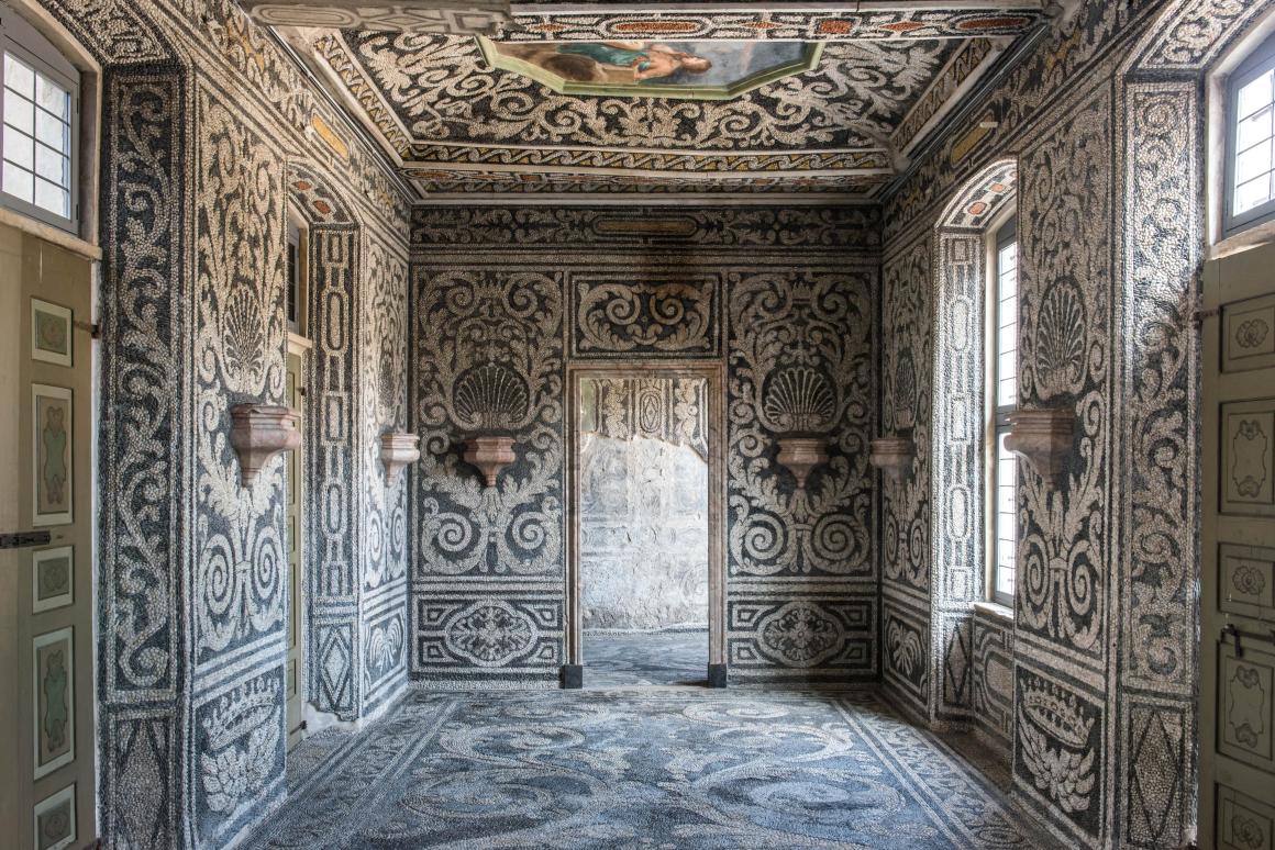 Palazzo Arese Borromeo