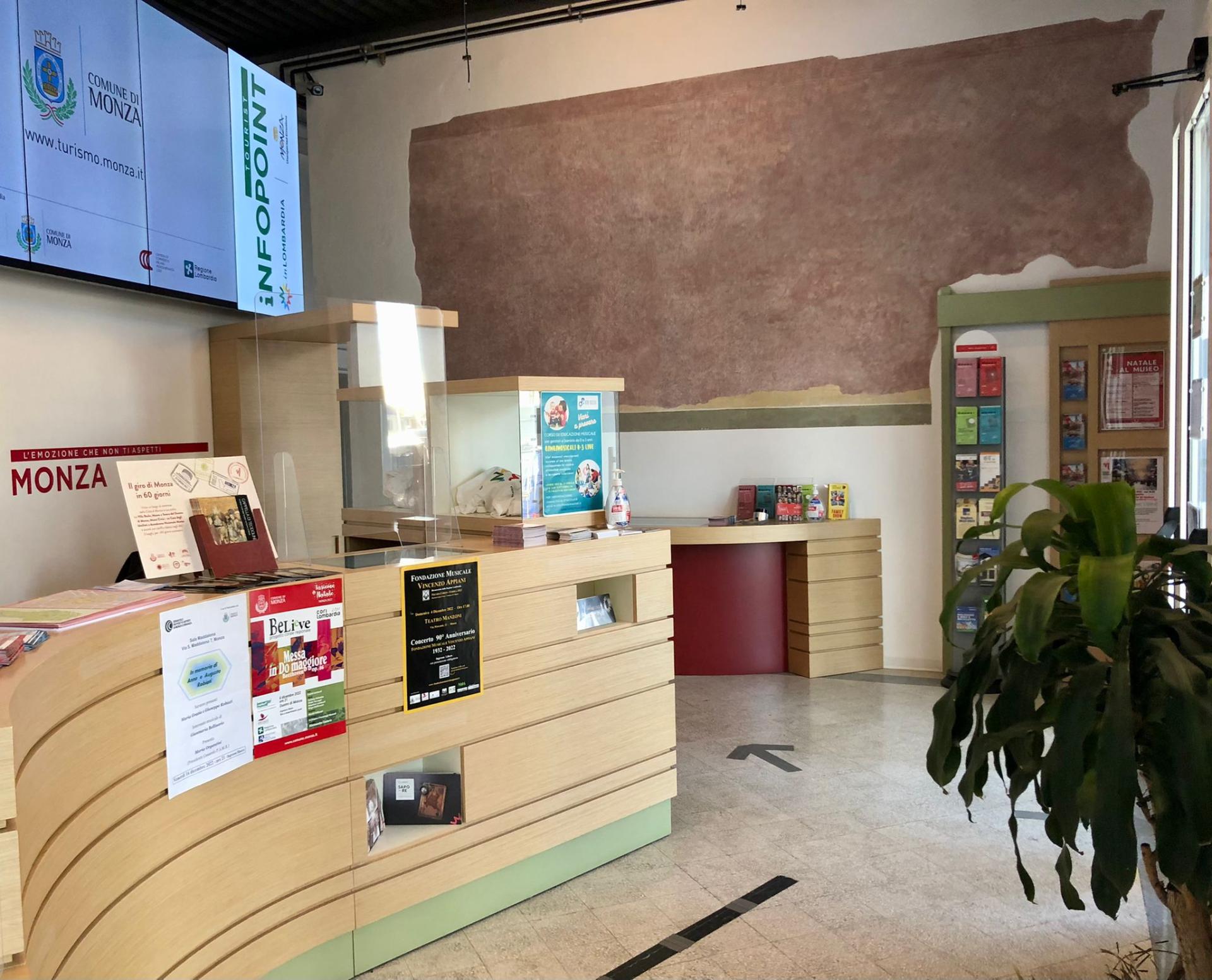 Infopoint piazza trento e trieste